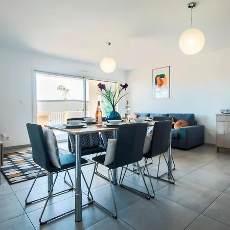 Apartment Blue Pearl A008 *